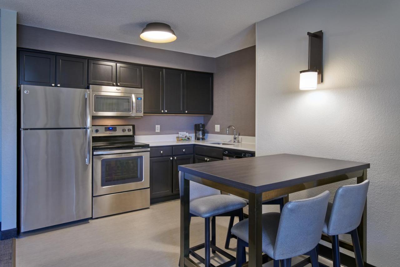 Residence Inn By Marriott Detroit / Нови Екстериор снимка