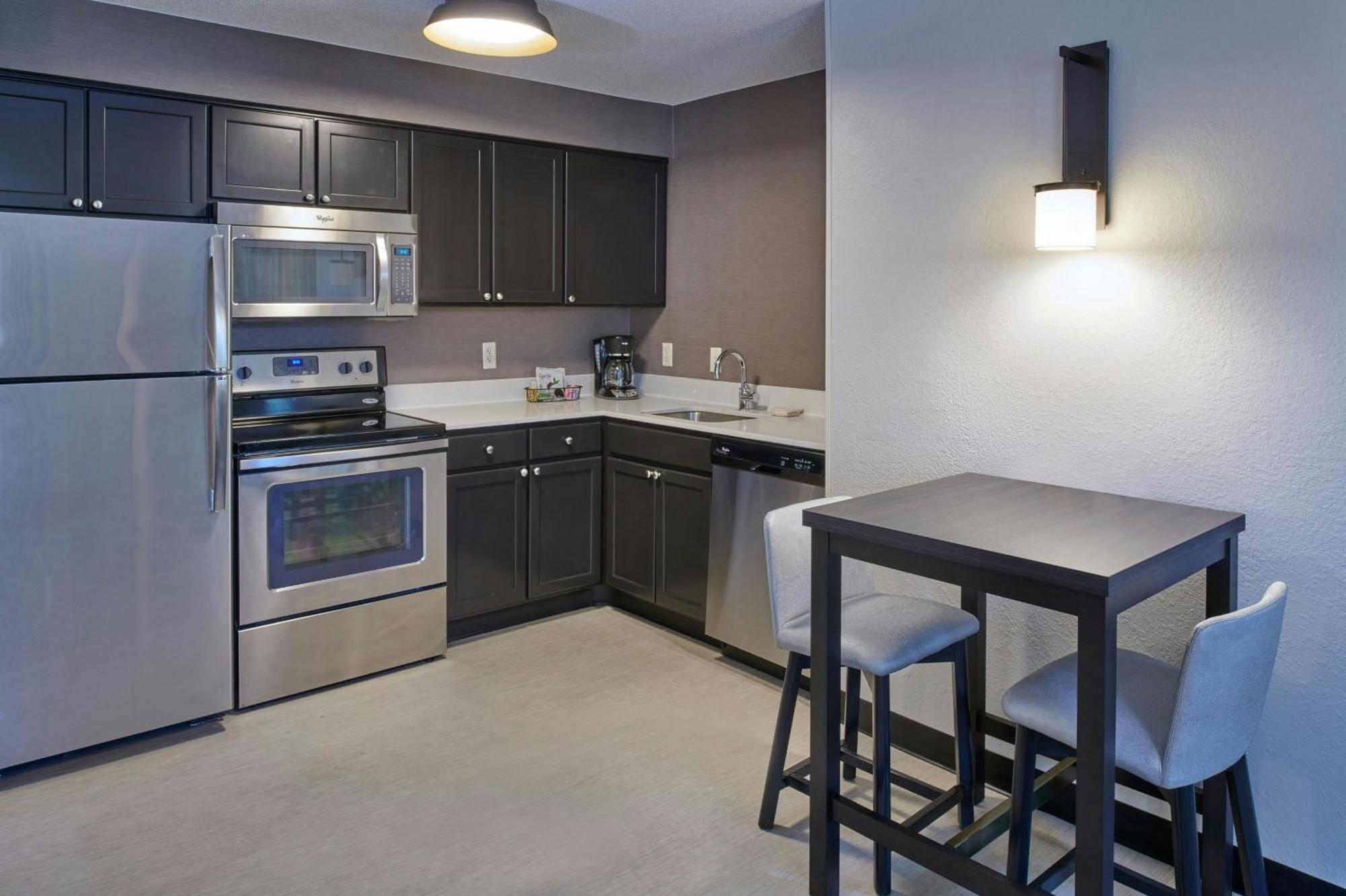 Residence Inn By Marriott Detroit / Нови Екстериор снимка