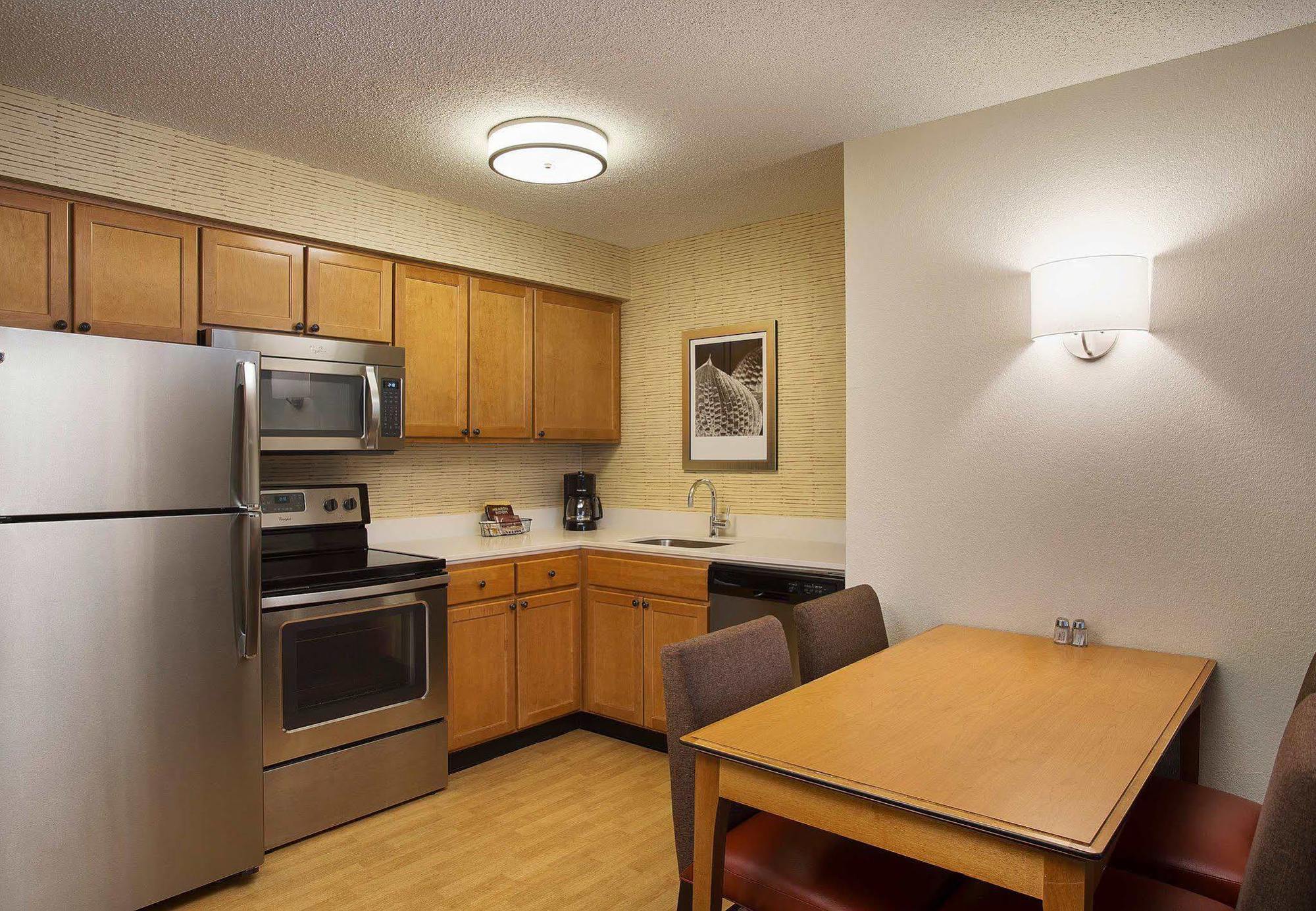 Residence Inn By Marriott Detroit / Нови Екстериор снимка